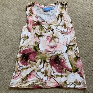 Simply Vera Vera Wang tank. Size Small. Excellent condition